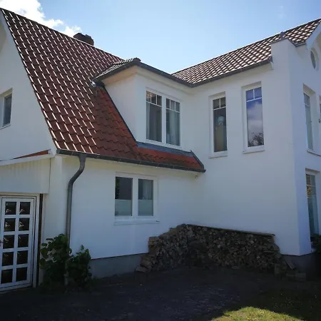 Ferienhaus Charming In Near Seabeach